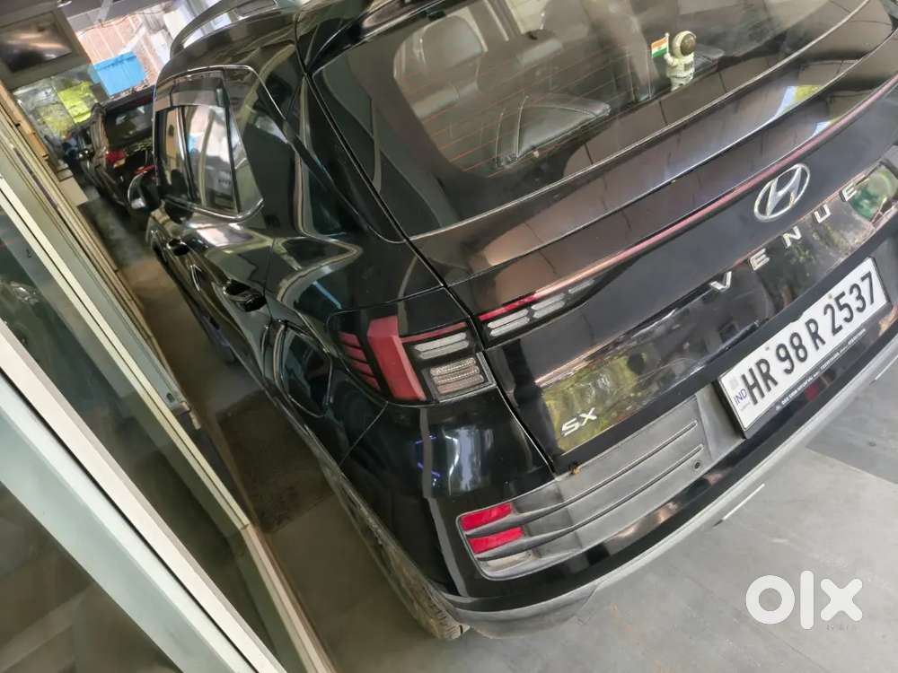 Hyundai Venue Sx Petrol Manual 1st Owner 2024