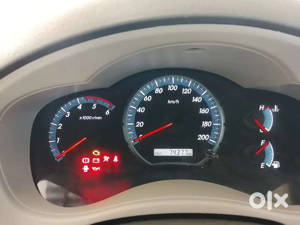 Toyota Innova 2014 Diesel Well Maintained