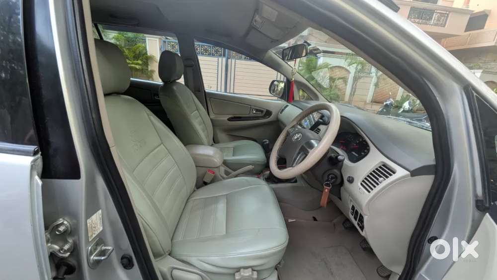Toyota Innova 2.5 Vx 7 Seater Bs Iv, 2014, Diesel