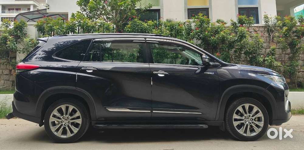 Toyota Innova Hycross 2.0 Zx (o) Hybrid 7 Str, 2024, Petrol