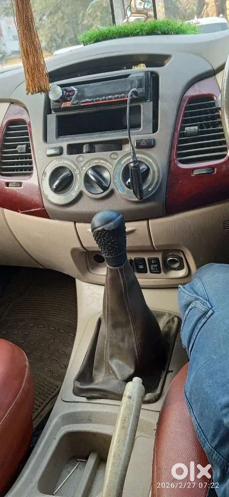 Toyota Innova Petrol 2005