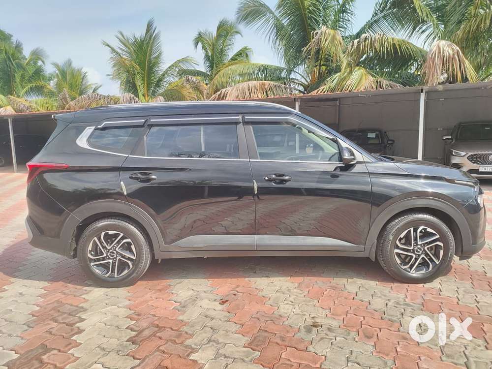 Kia Carens, 2023, Petrol