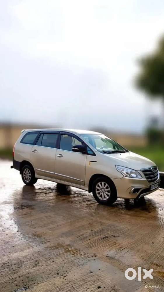 Toyota Innova Petrol 2014