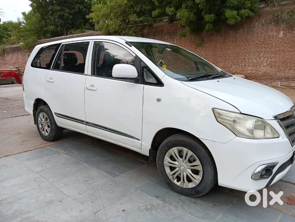 Toyota Innova 2.5 Ev 2014
