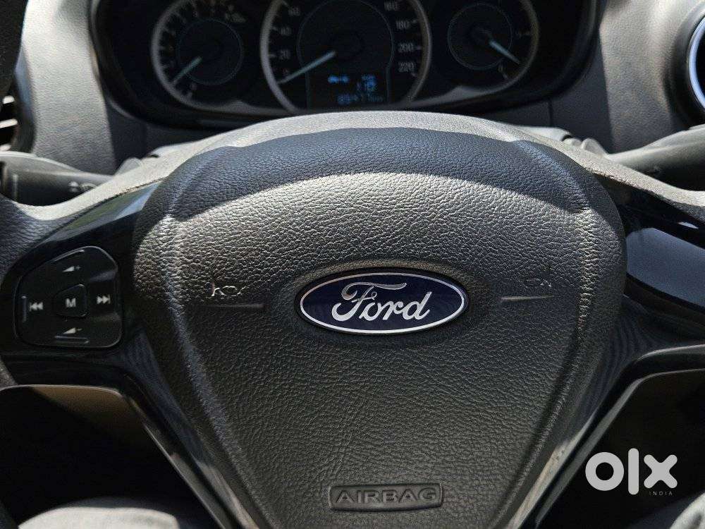 Ford Figo Aspire Titanium Blu, 2015, Petrol