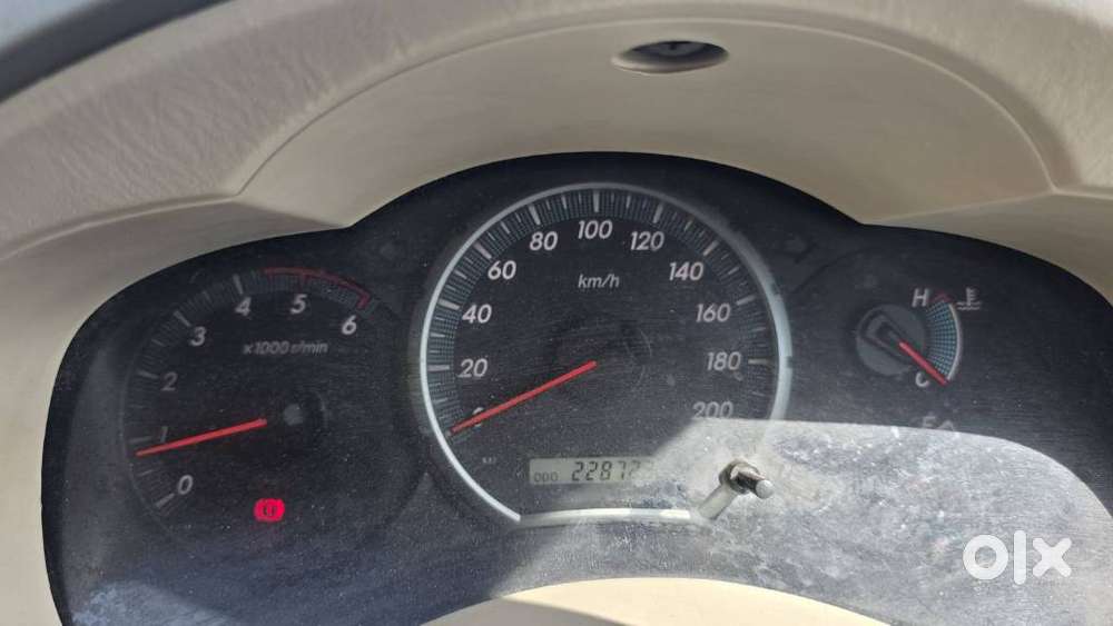 Toyota Innova 2.5 Z Diesel 7 Seater Bs Iv, 2014, Diesel