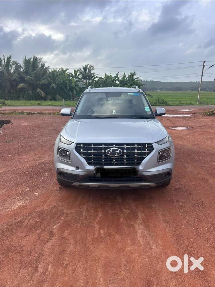 Hyundai Venue 2022 Petrol 70000 Km Driven