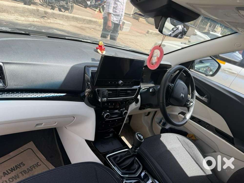 Mahindra Xuv 3xo 2024 Petrol Well Maintained