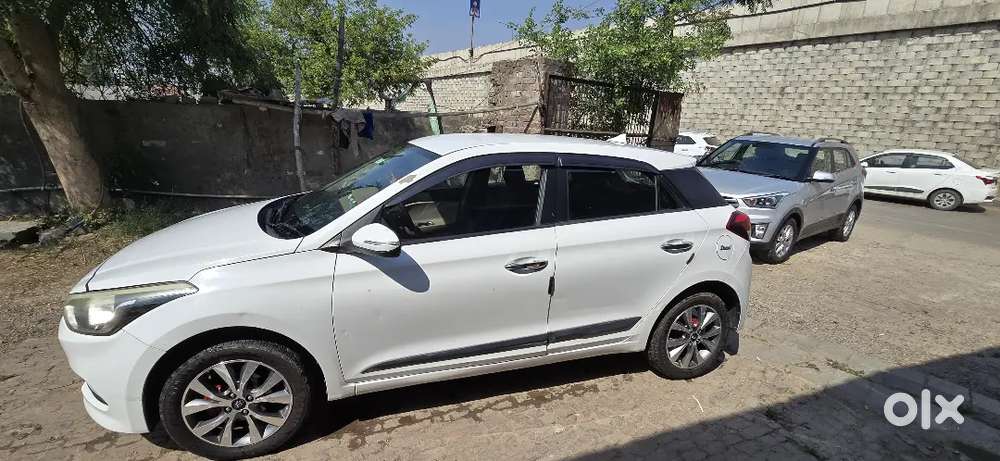 Hyundai Elite I20 2015 Diesel 120000 Km Driven