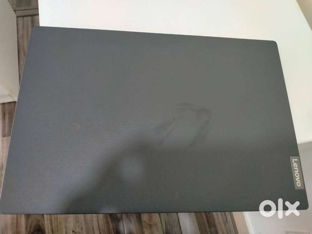 Lenovo V15