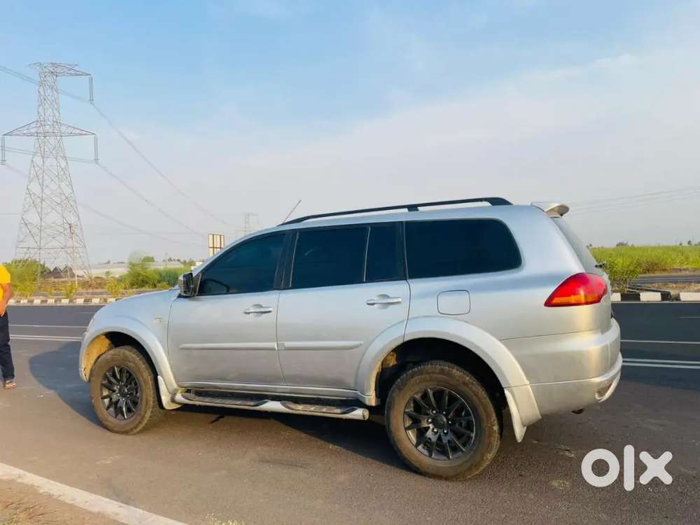 Mitsubishi Pajero Sport 2013 Diesel 180000 Km Driven