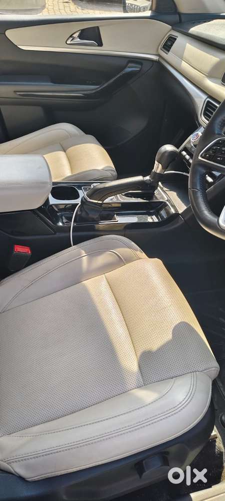 Mahindra Xuv700 2.2 Ax 7 Diesel At Str Awd, 2022, Diesel