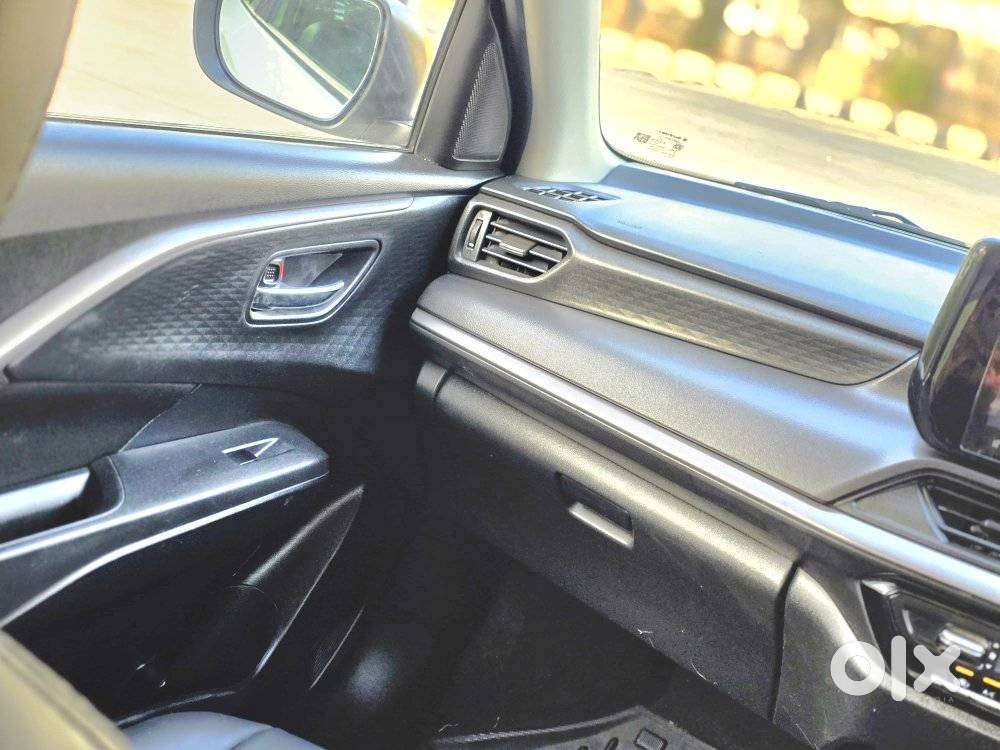 Maruti Suzuki Swift Zxi Plus Amt Dual Tone, 2024, Petrol