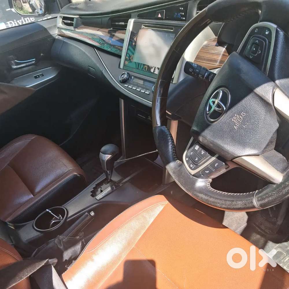 Toyota Innova Crysta 2017 Diesel 215000 Km Driven
