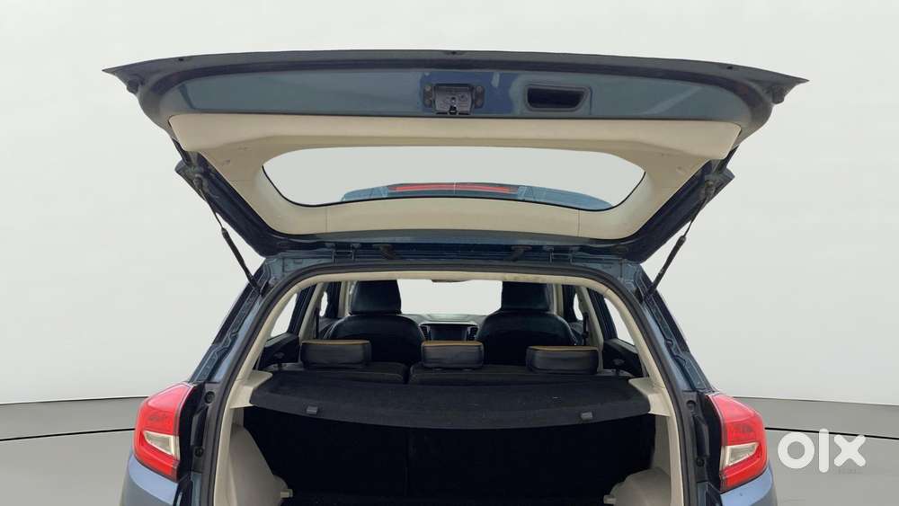 Mahindra Xuv300 W8, 2021, Petrol