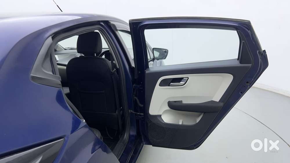 Tata Altroz 1.2 Xza Plus, 2022, Petrol