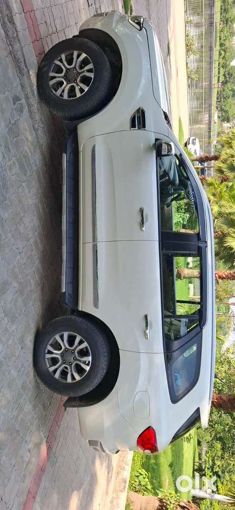 Ford Endeavour 2.2 Titanium At 4x2 Sunroof, 2020, Diesel