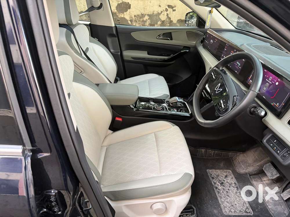 Mahindra Xev9s Others, 2026, Electric
