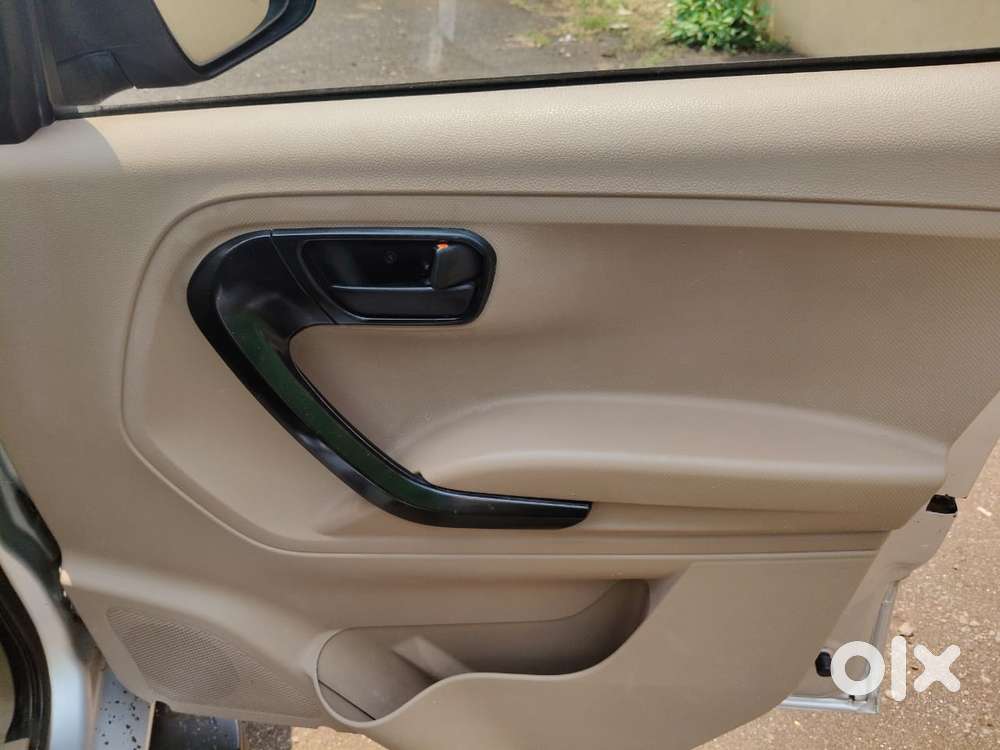 Mahindra Tuv 300 T4, 2015, Diesel