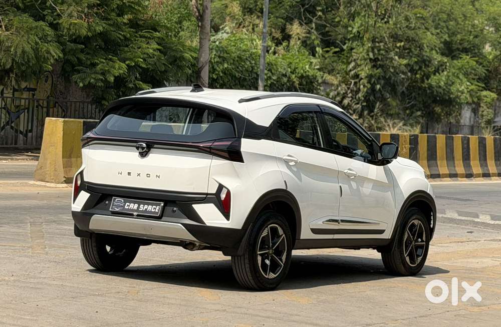 Tata Nexon, 2025, Petrol