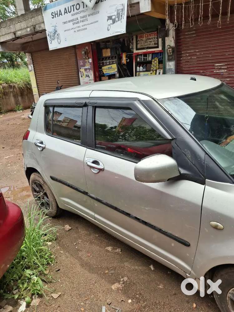 Maruti Suzuki Swift 2009 Diesel 135000 Km Driven