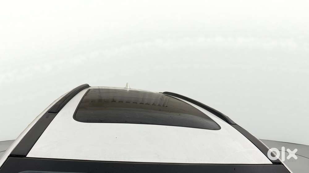 Mahindra Xuv700 2.2 Ax 7 Diesel At Luxury Pack Str Awd, 2022, Diesel