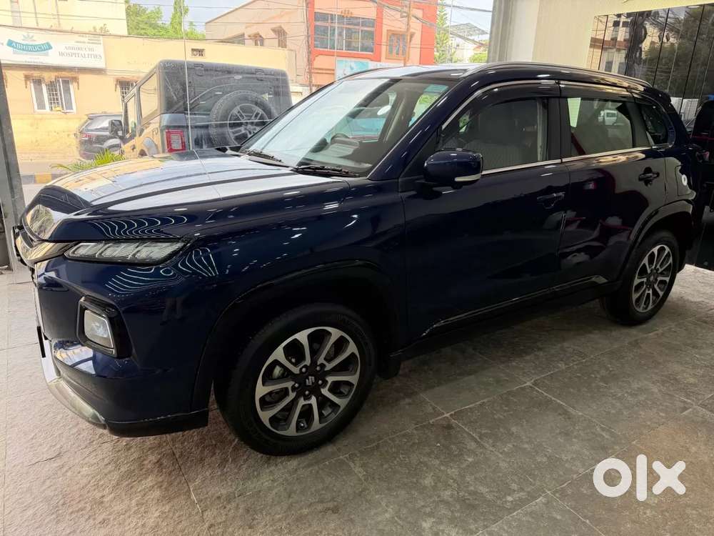 Maruti Suzuki Grand Vitara 1.5 Alpha Plus Intelligent Hybrid Ecvt, 2..