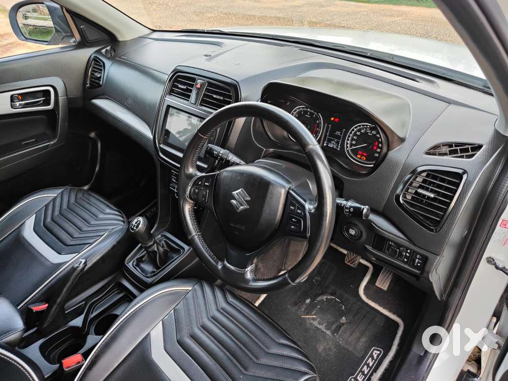 Maruti Suzuki Brezza 1.5 Zxi Plus Smart Hybrid Dual Tone, 2022, Petr..