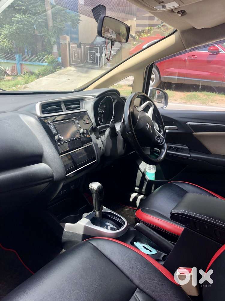 Honda Jazz V Automatic, 2016, Petrol