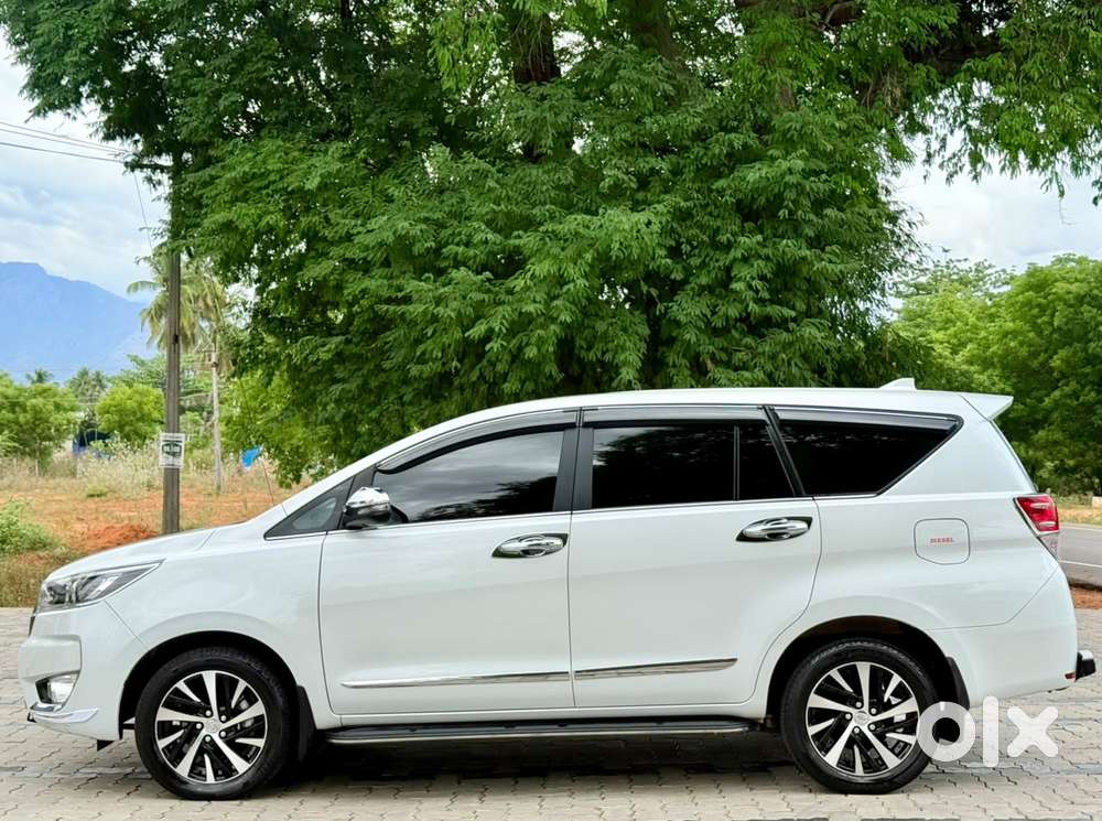 Toyota Innova Crysta 2.4 Z 7 Str, 2025, Diesel