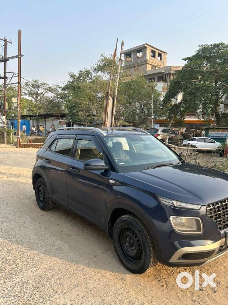 Hyundai Venue 2020 Petrol Well Maintained