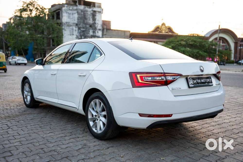 Skoda Superb Lk 1.8 Tsi At, 2019, Petrol