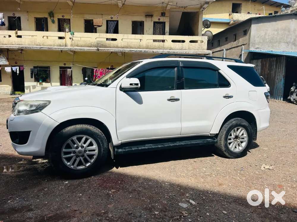 Toyota Fortuner Legender 2012 Diesel 125000 Km Driven
