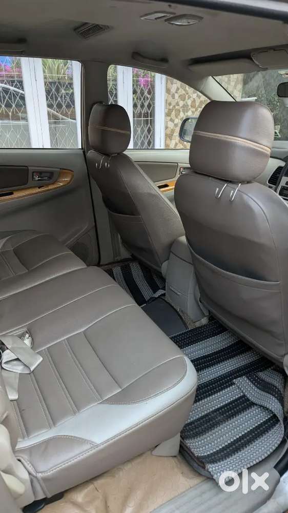 Toyota Innova 2.5v Diesel - 8 Seater - Single Owner