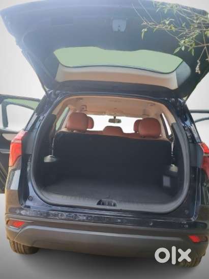 Mahindra Xuv700 2.2 Mx Diesel Mt 5 Str, 2024, Diesel