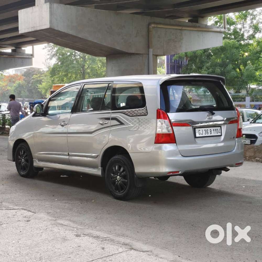 Toyota Innova 2.5 Vx 8 Str Bs-iii, 2015, Diesel