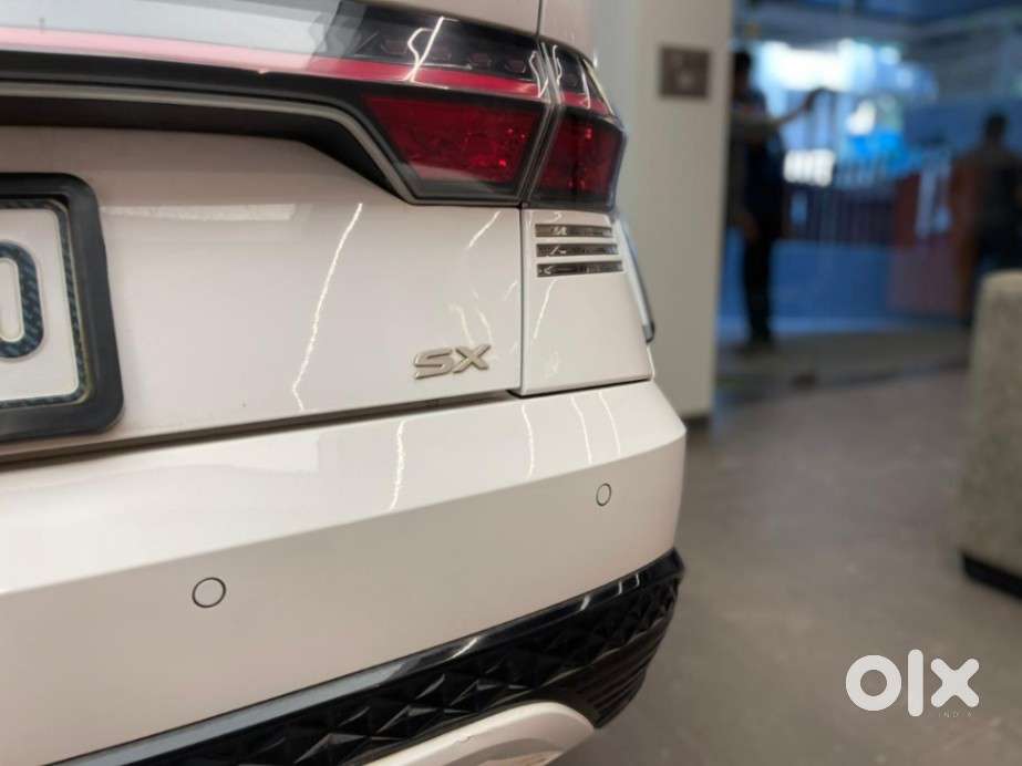 Hyundai Verna 1.5 Sx (o) Vtvt Ivt, 2023, Petrol