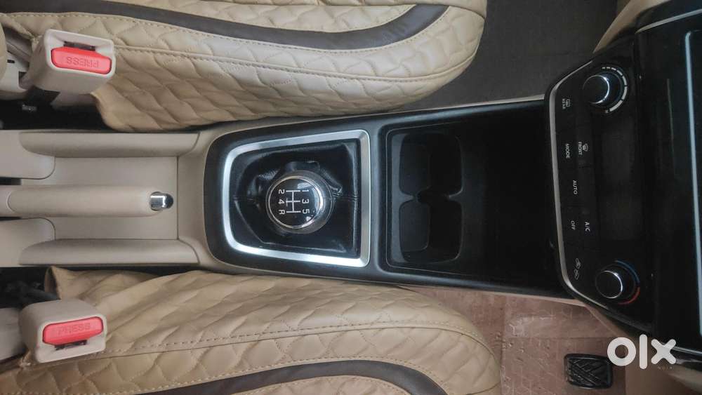 Maruti Suzuki Swift Dzire Zxi + Mt, 2018, Petrol