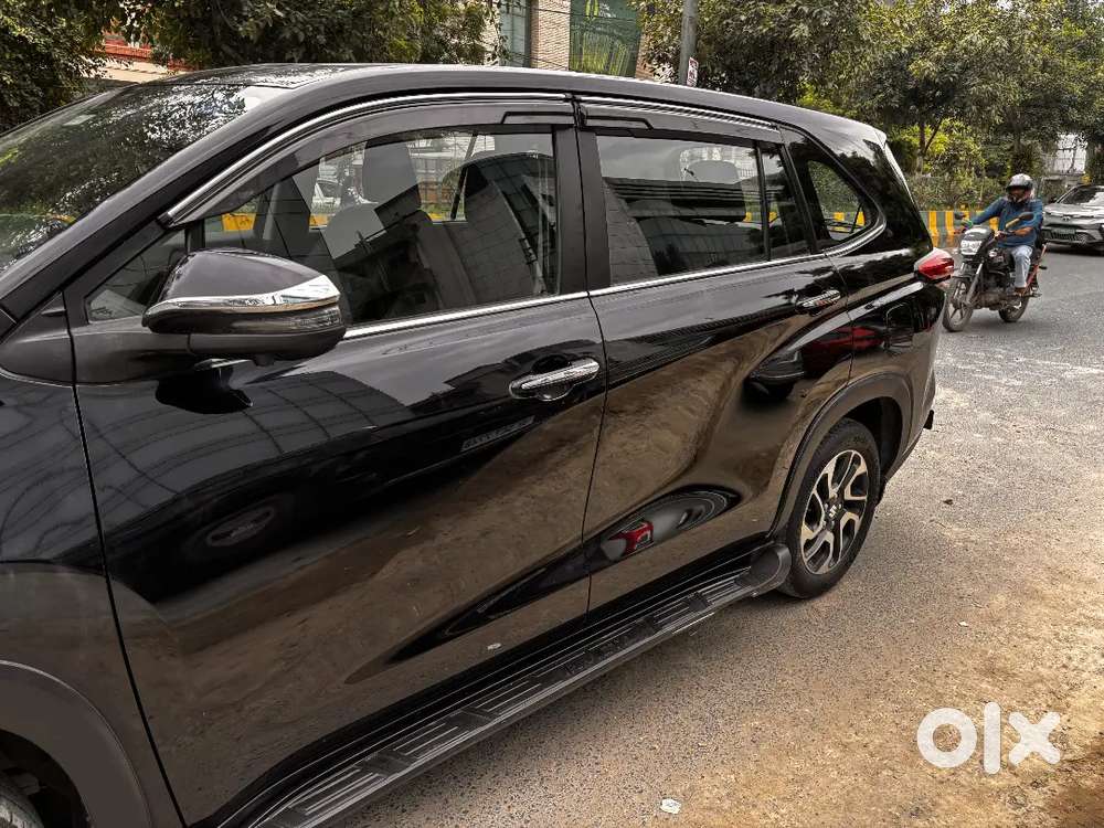 Maruti Suzuki Invicto Alpha 2025