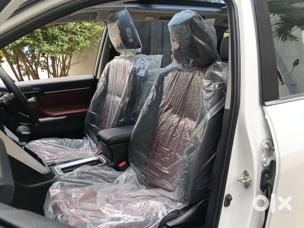 Toyota Innova Hycross 2.0 Zx Hybrid 7 Str, 2025, Petrol