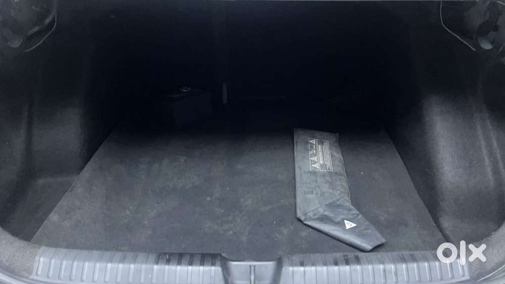 Skoda Slavia Style 1.0l Tsi Mt, 2023, Petrol