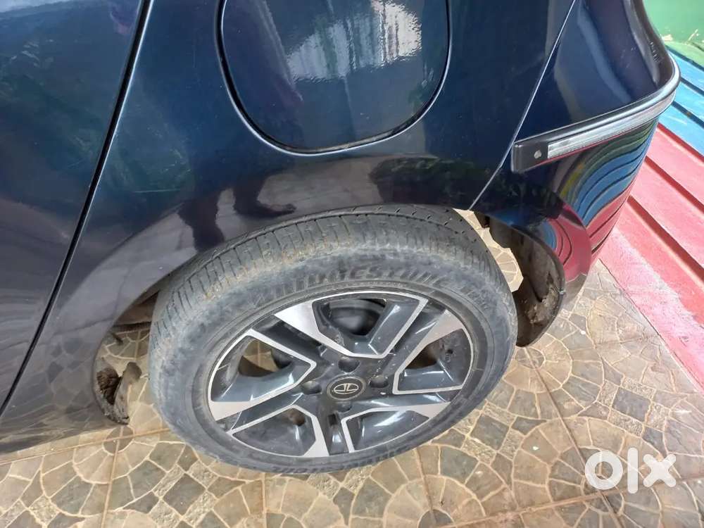 ₹ 5,70,000