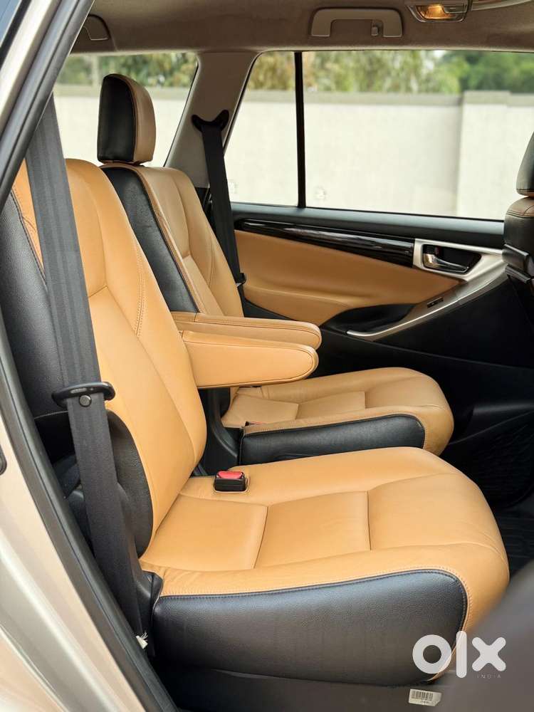 Toyota Innova Crysta 2.4 Vx Mt, 2019, Diesel