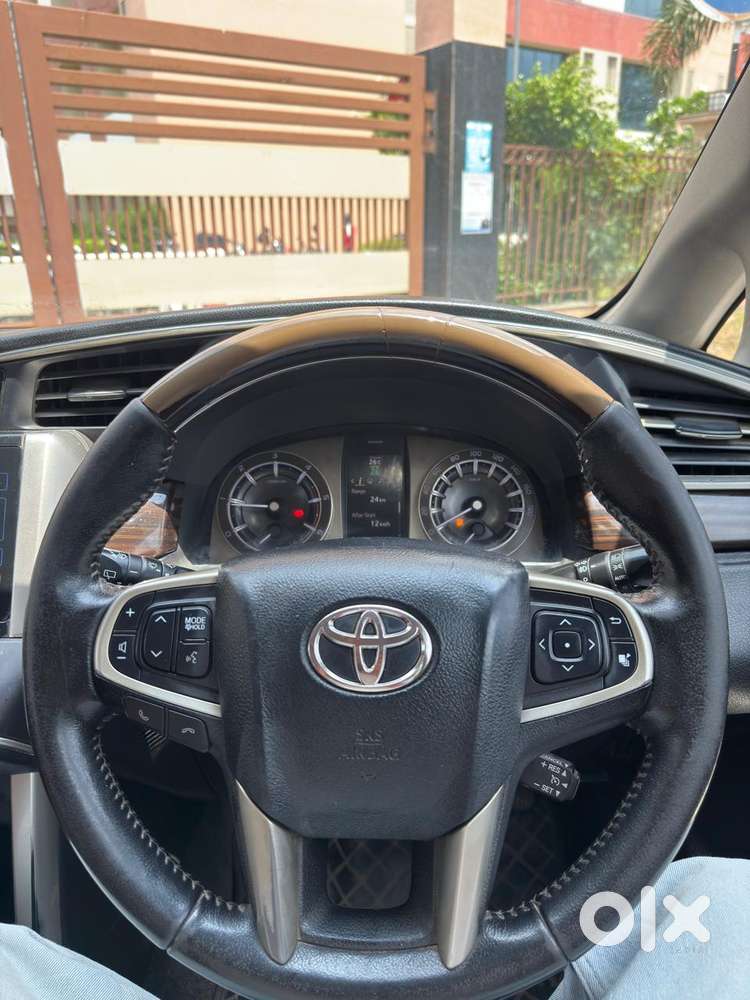 Toyota Innova Crysta 2.8 Z, 2016, Diesel