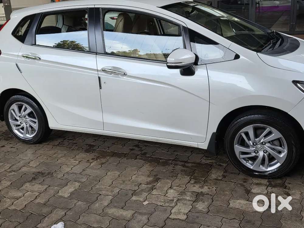 Honda Jazz 2021 Petrol 100500 Km Driven