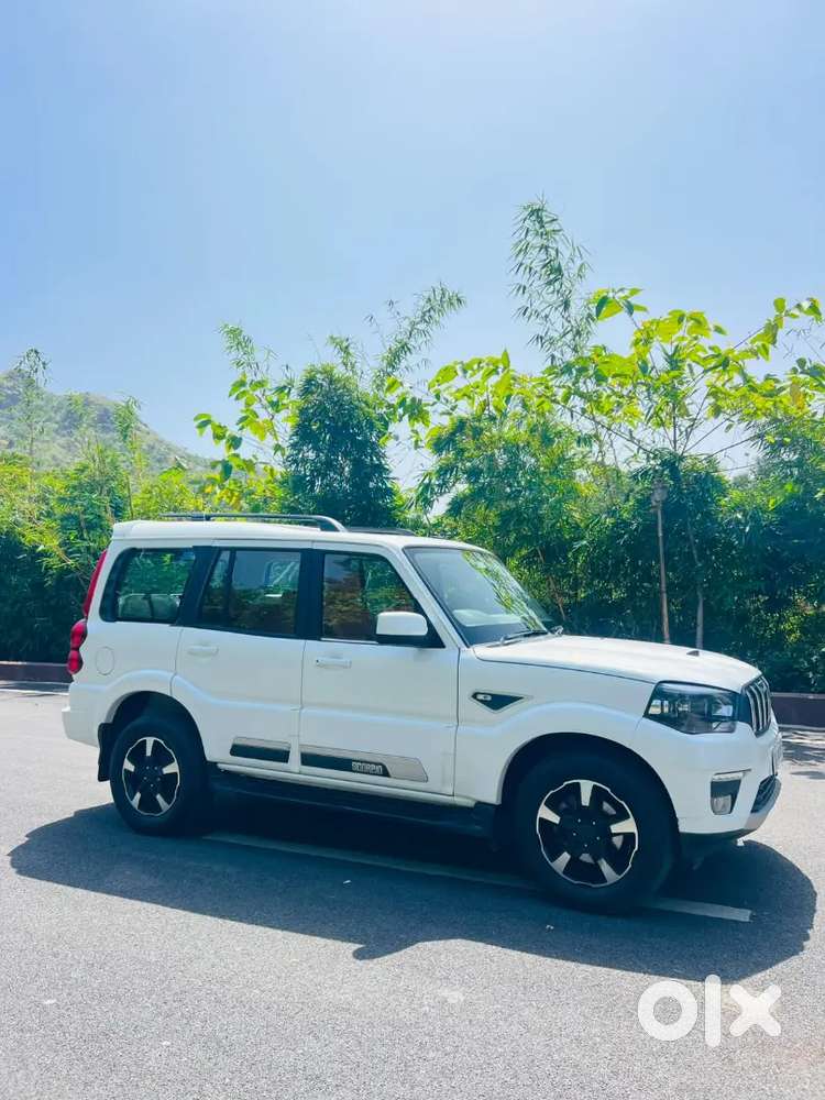 Mahindra Scorpio Classic  S11 2024