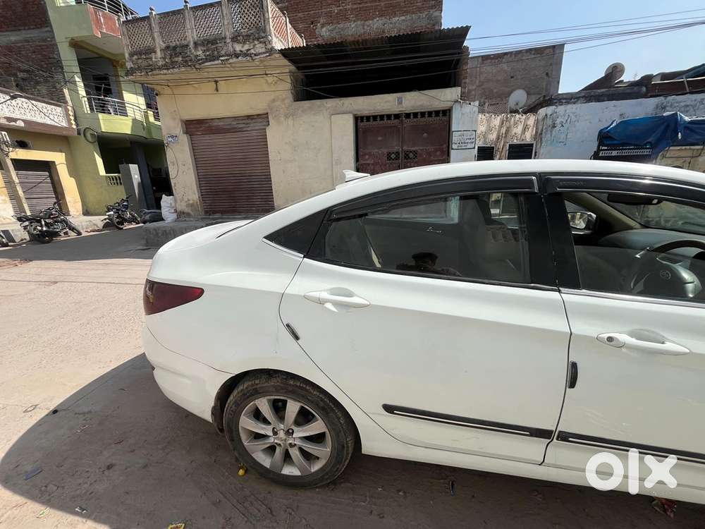 Hyundai Fluidic Verna 2012