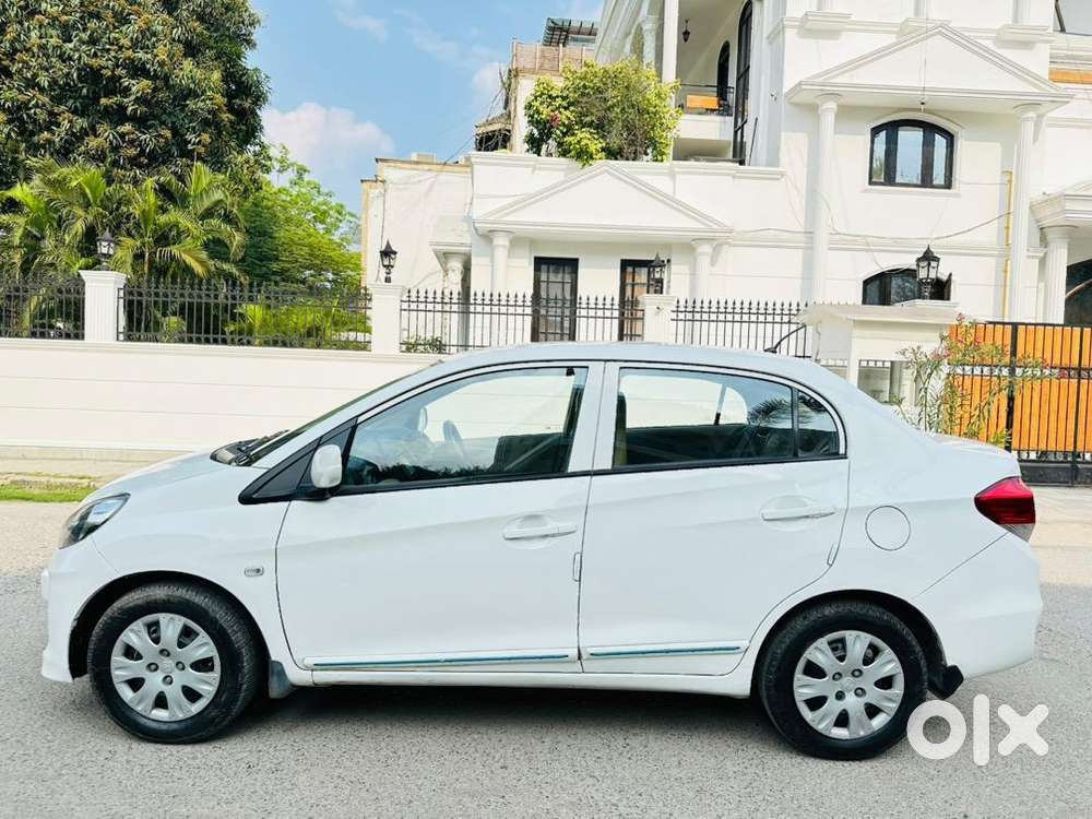 Honda Amaze 2015 July Petrol Well Maintained