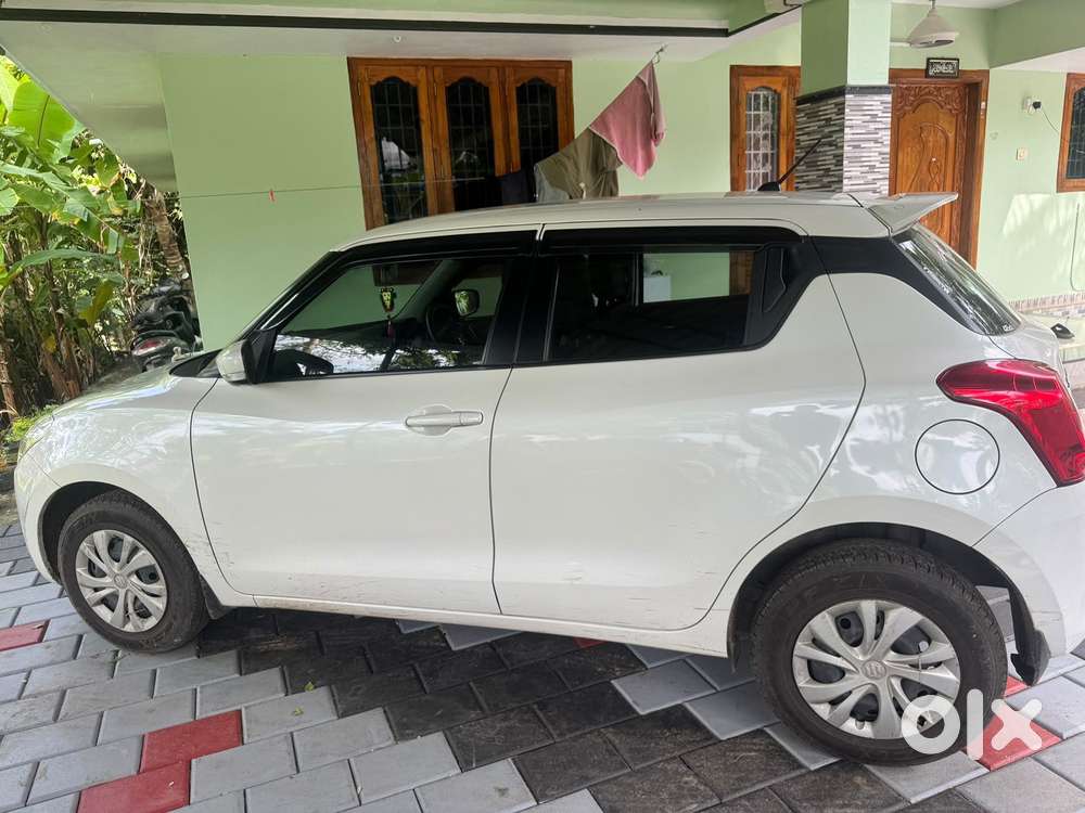 Maruti Suzuki Swift Vxi + Manual, 2023, Petrol
