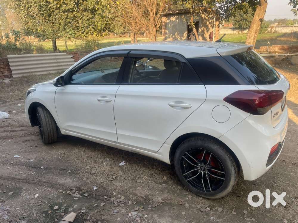 Hyundai  I20 2018 Petrol 70000 Km Driven